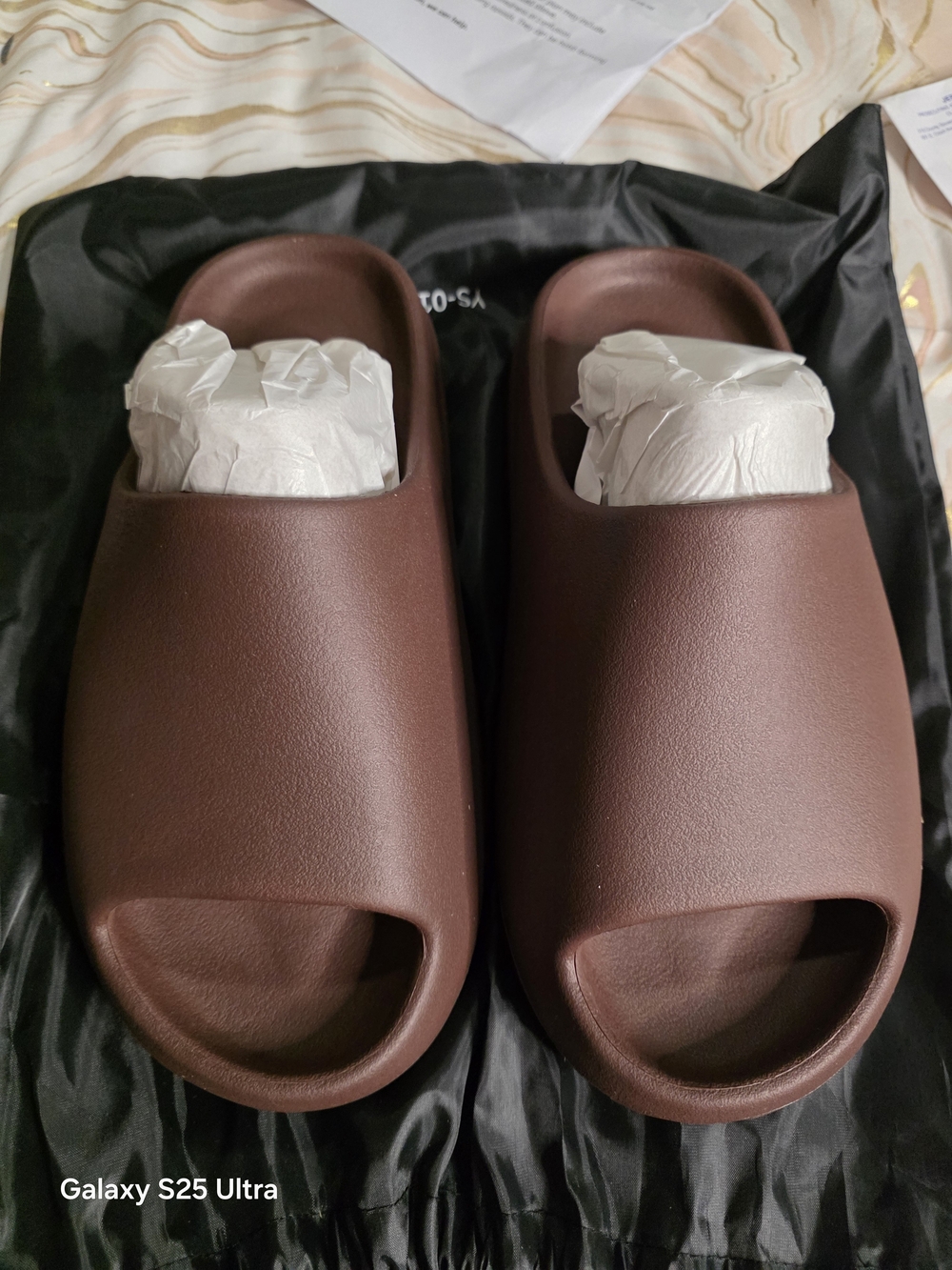 YS- 01 Yeezy Slides. Fudge 9M. Comes In Dust Bag